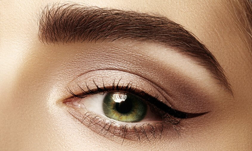 Maquillage permanent des sourcils Line MakeUP Professionnelle